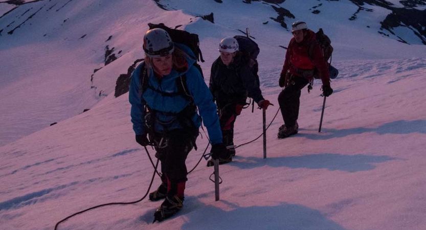 mountaineering course for teens
